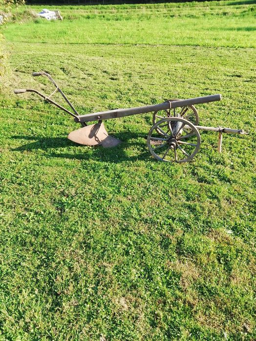 Pług konny. Komplet.