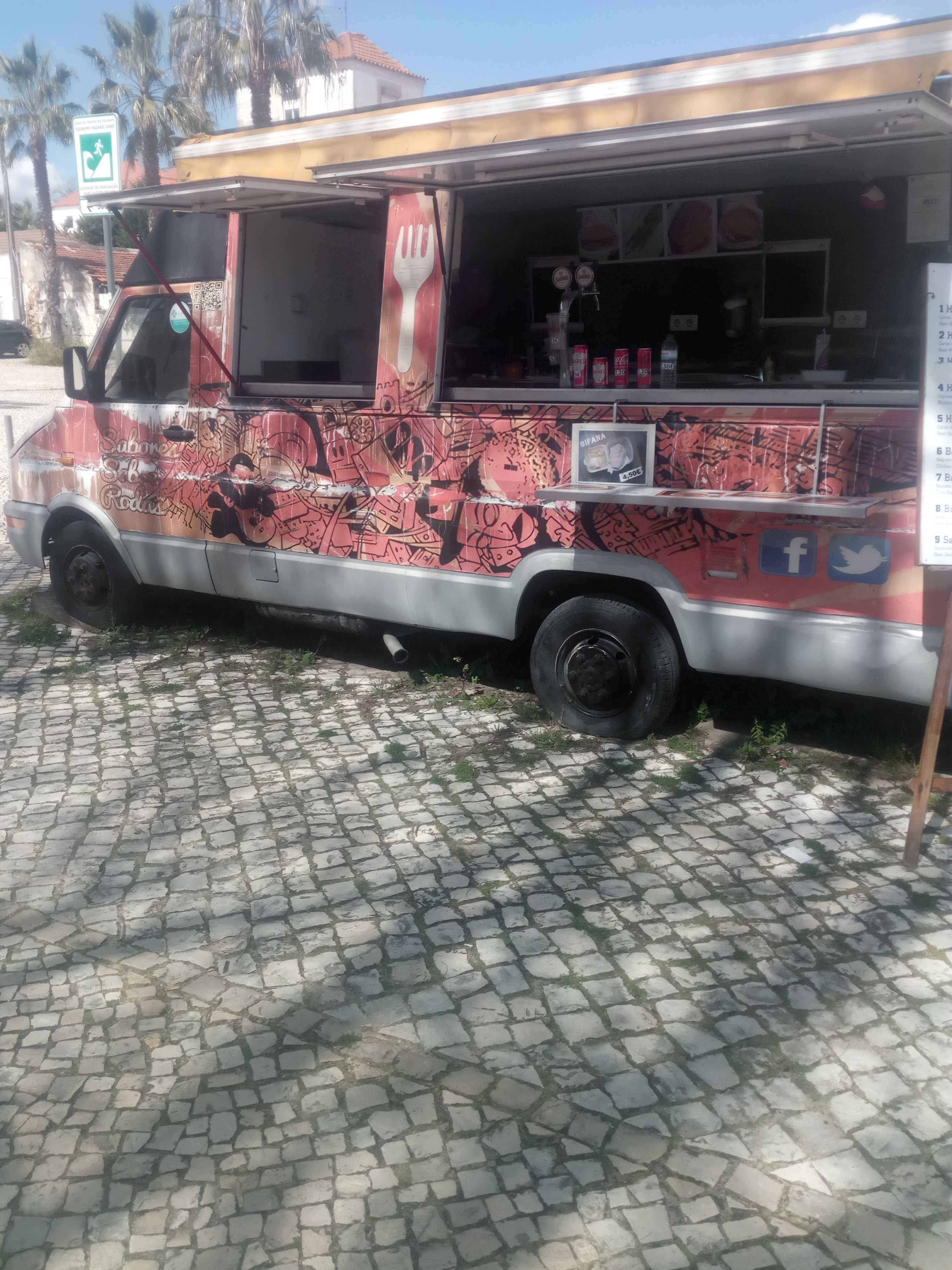 Roulote bar em funcionamento na zona da Torre de Belém  Lisboa