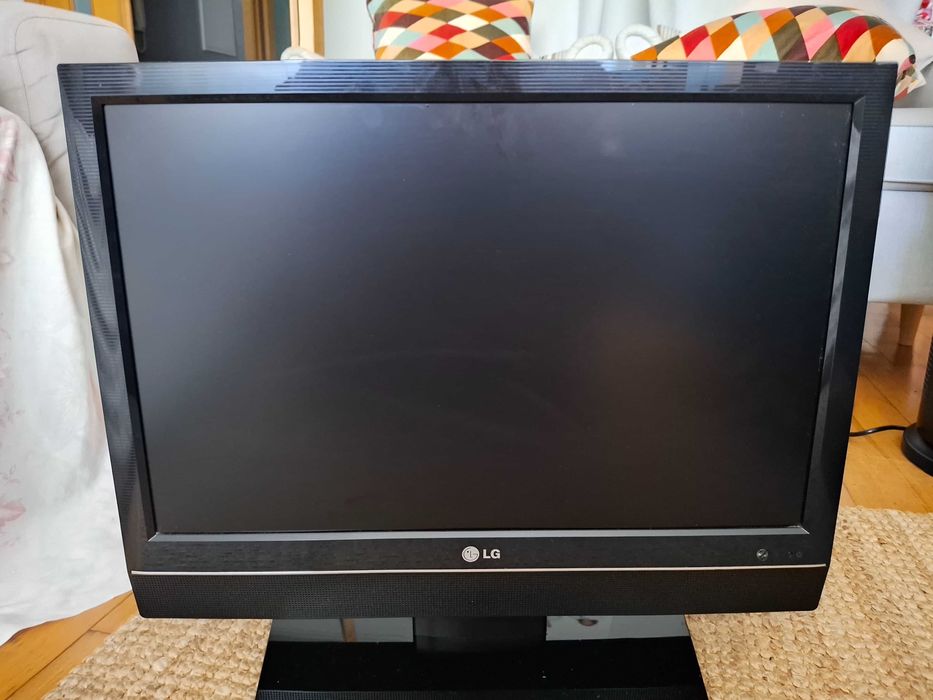 TV / Monitor LCD LG (modelo 19LS4R)