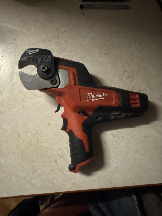 Obcinak do kabli milwaukee M12 CC