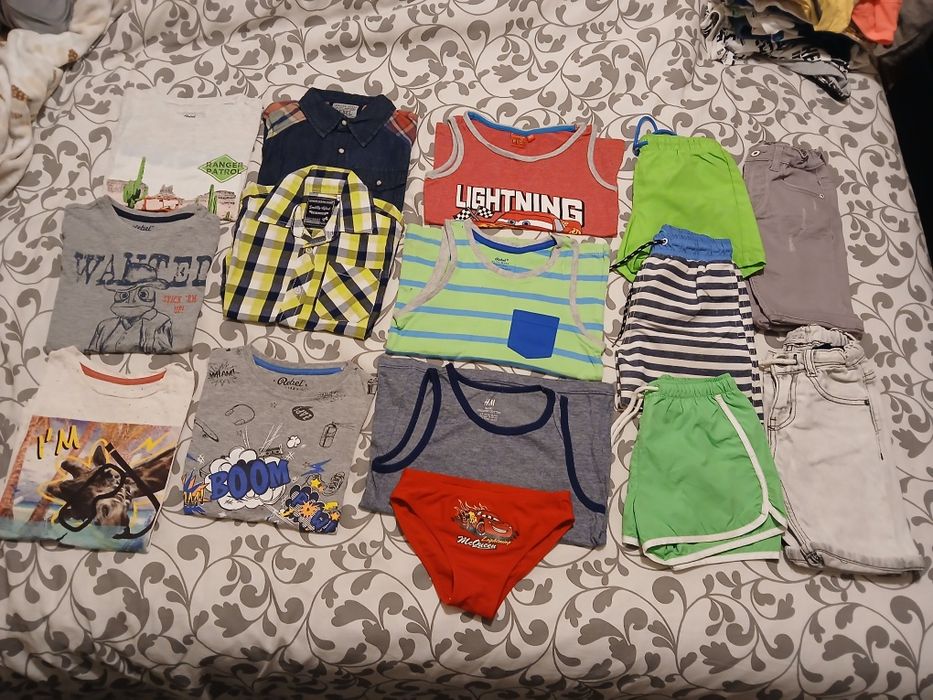 Calcoes e t-shirt 5/6 anos