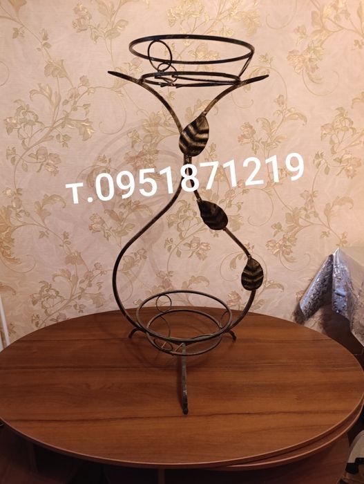 Підставка для квітів, кована