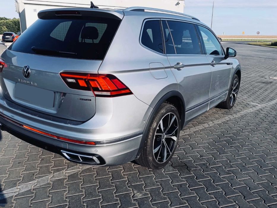Volkswagen Tiguan      2022