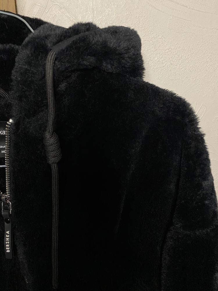 Bershka futerko czarne krótkie S kurtka