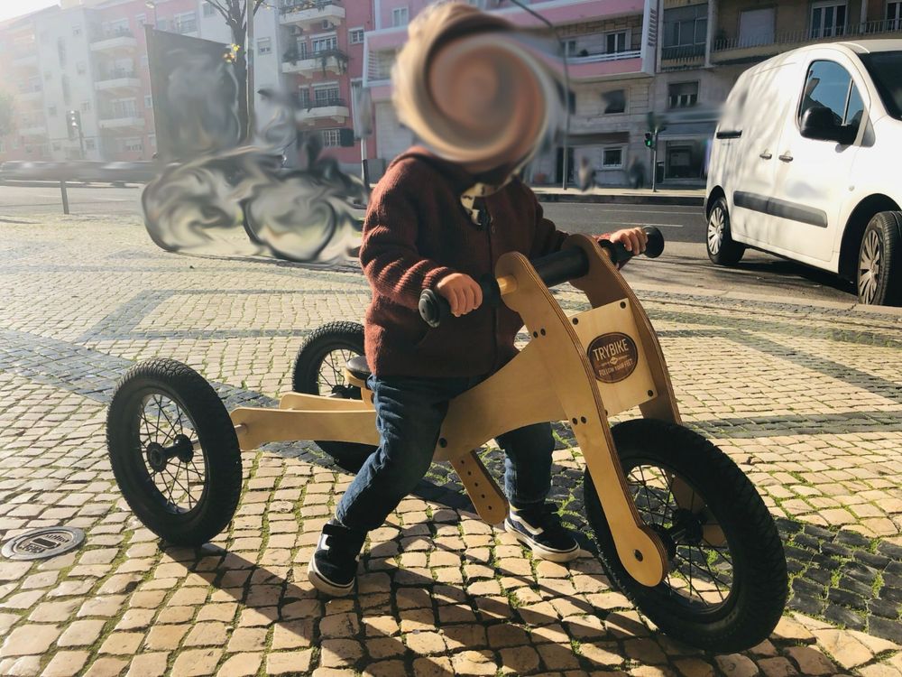 Triciclo/bicicleta de equilíbrio.
