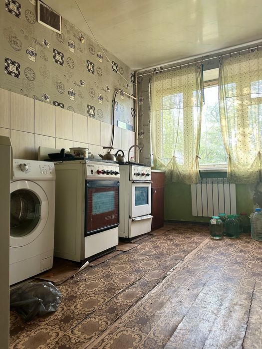 2 комн в 5-ти комн квартире, 17 квартал 3/5, кирп дом