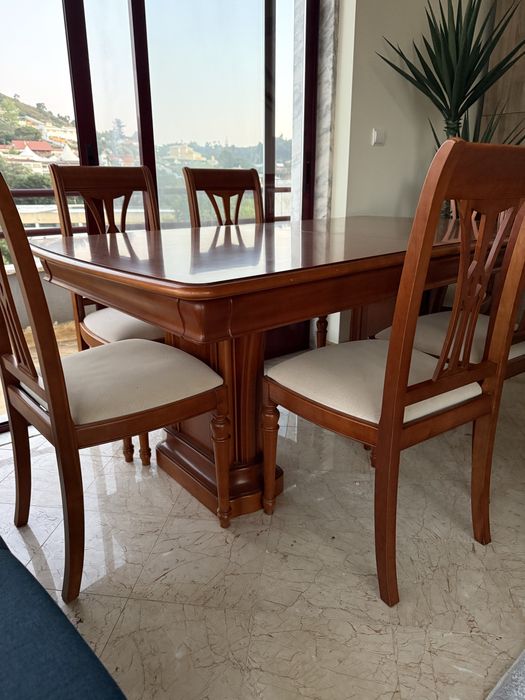 Vendo Mesa de Jantar 6/8 pessoas