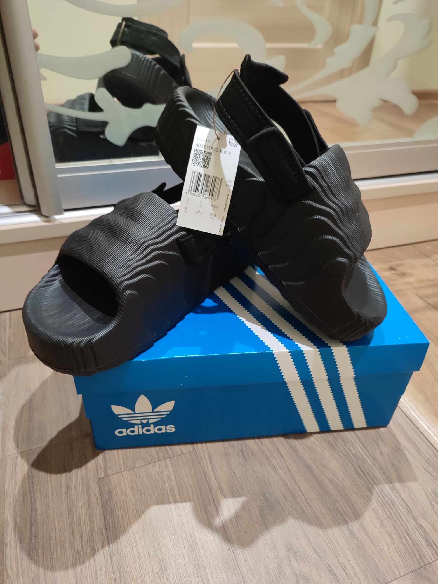 Adidas босоніжки розмір 40 1/2 (39)