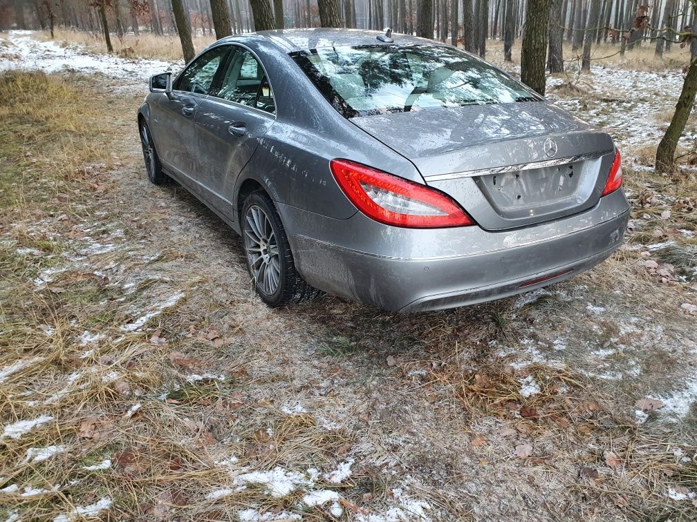 Mercedes cls 218 klapa tylna zderzak