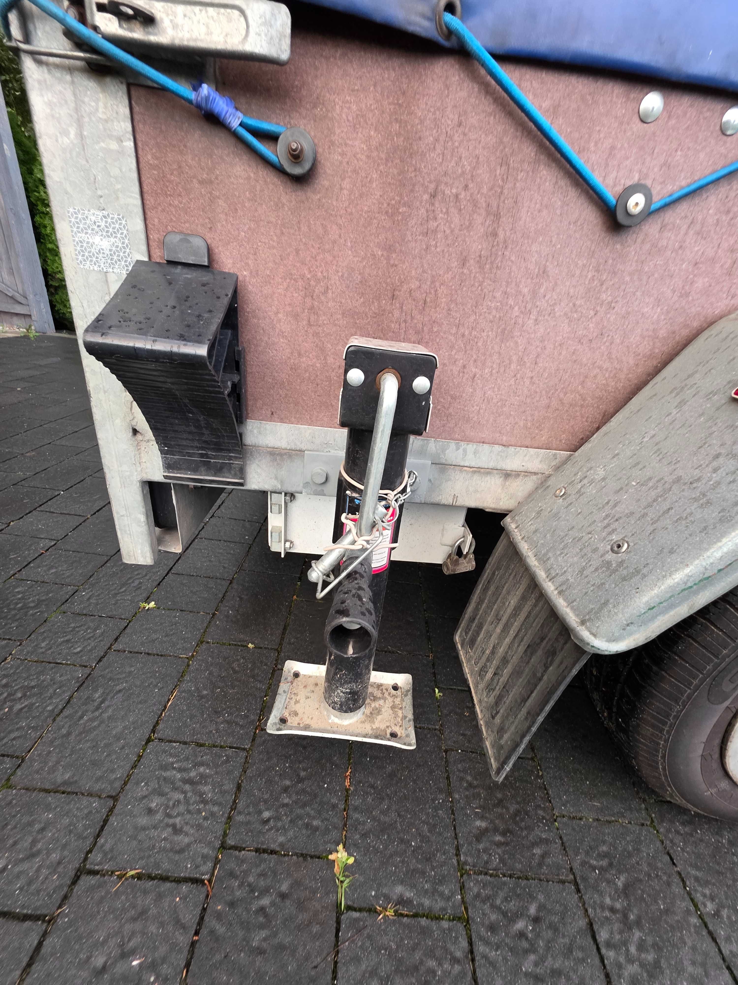 Przyczepa dwuosiowa Boro,plandeka,wciągarka,najazdy,LED,hamulec najazd