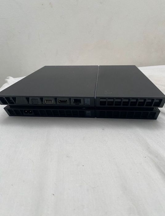 playstation 4 ps 1TB com 1 comando e jogos