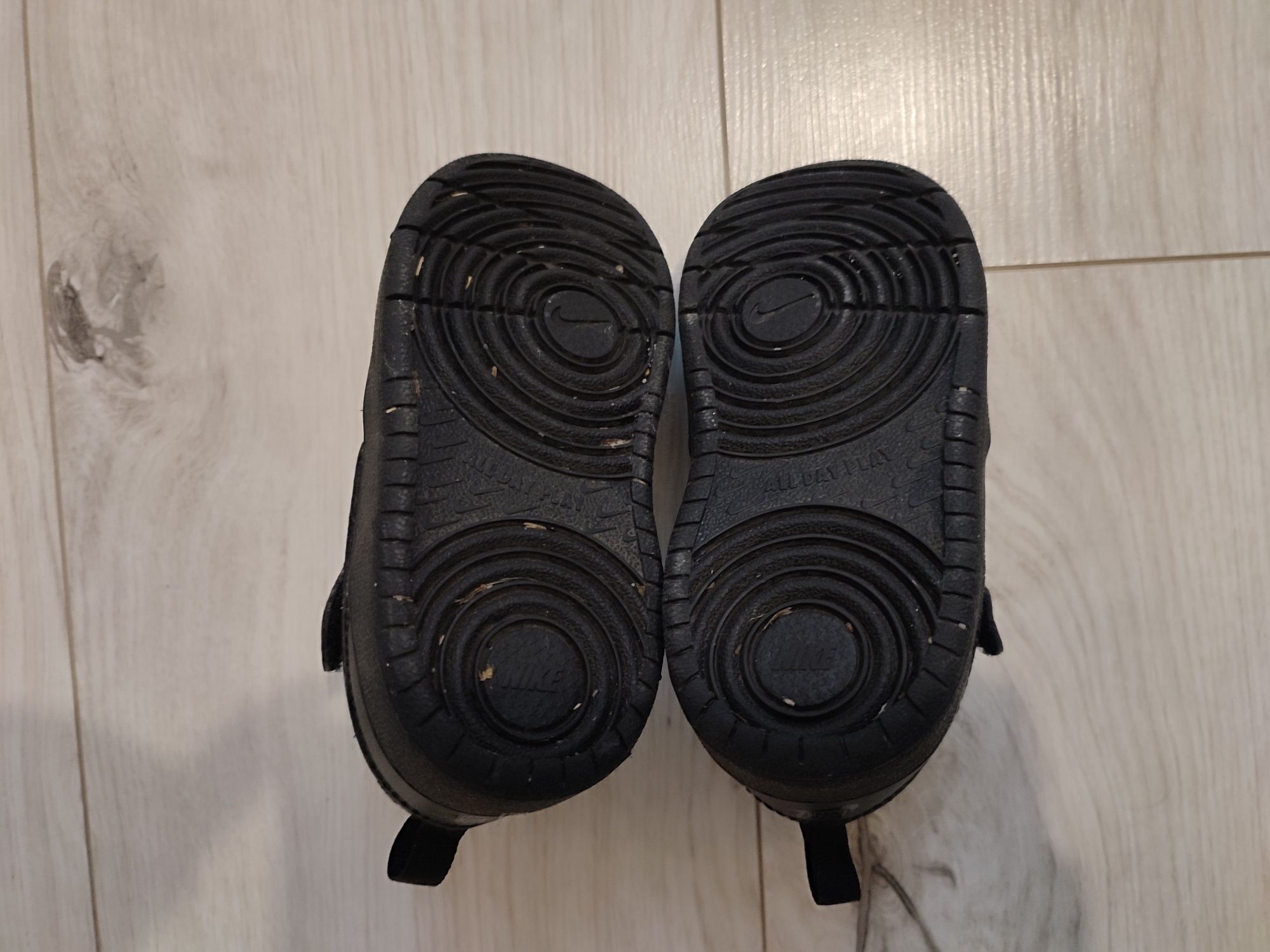 Buty dziecięce Nike rozmiar 23,5