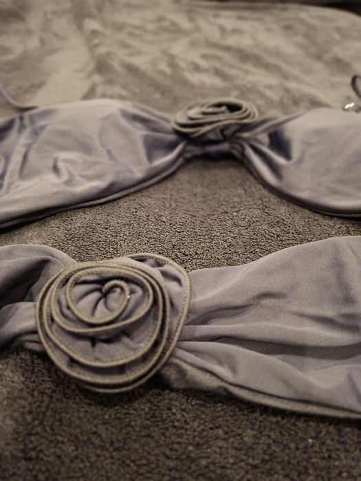 Piekny strój kąpielowy