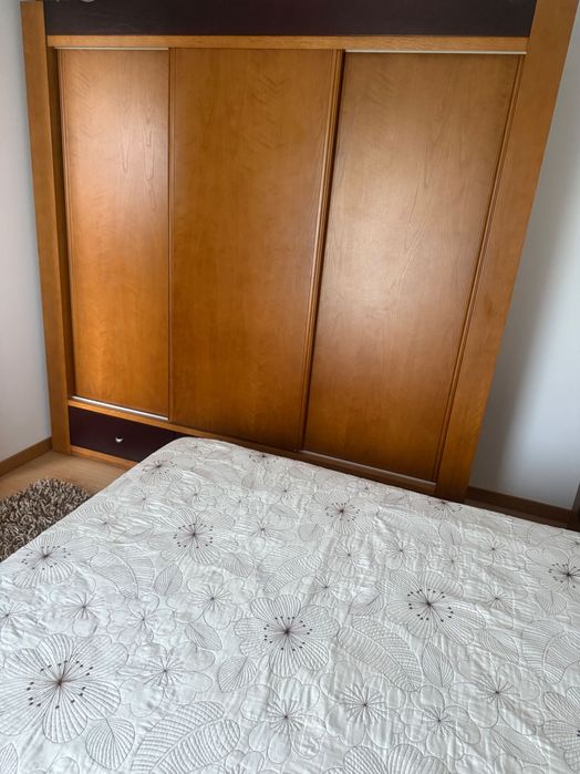 Quarto de casal completo - em muito bom estado e robusto