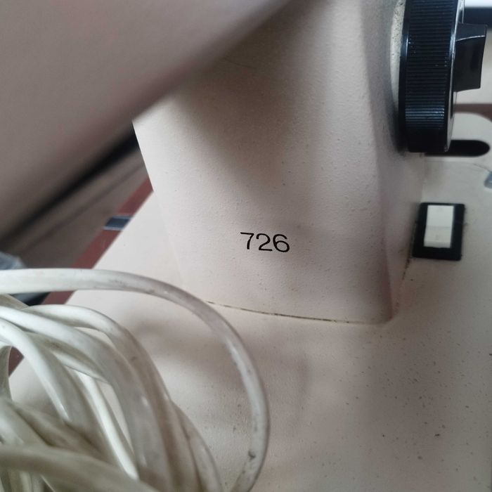 Maszyna do szycia Łucznik 726. Komplet.