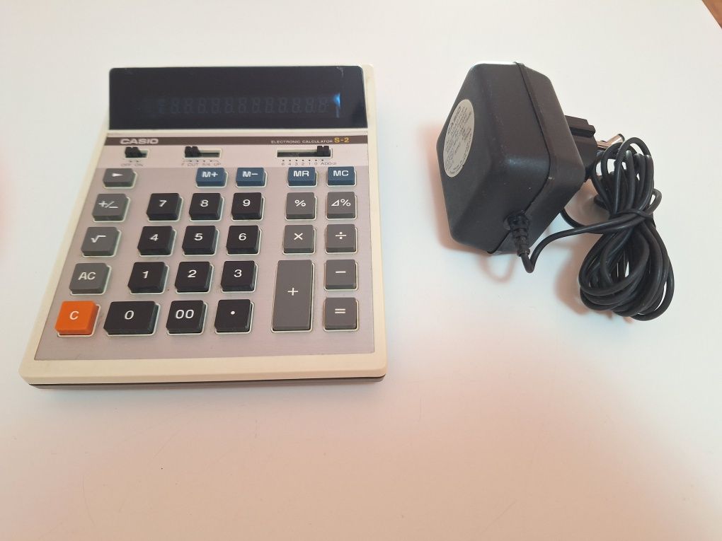 Calculadora Casio Antiga com Carregador