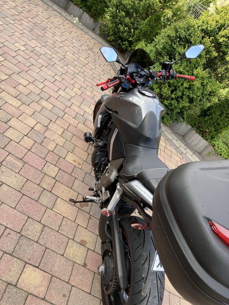 Honda cb1000r sc60