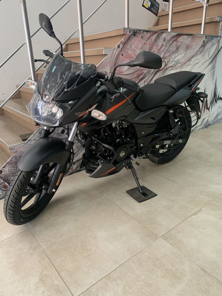 Bajaj Pulsar 180 Neon