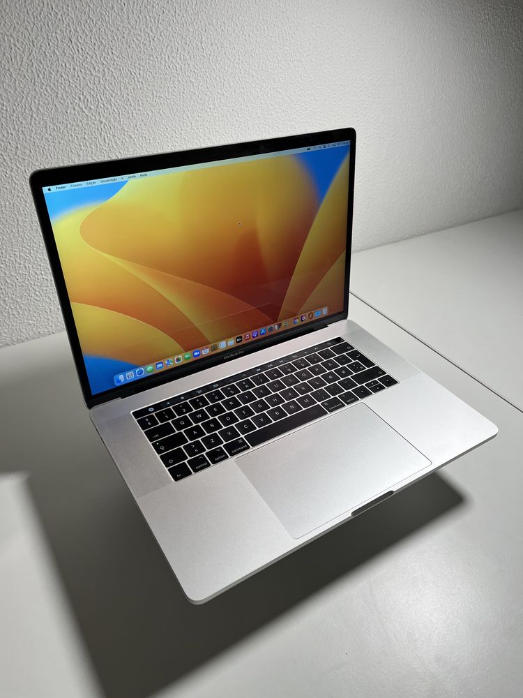 MacBook Pro Retina 15 "Core 17 Quad-core" 2.8 Touch Bar 2017 | 16GB