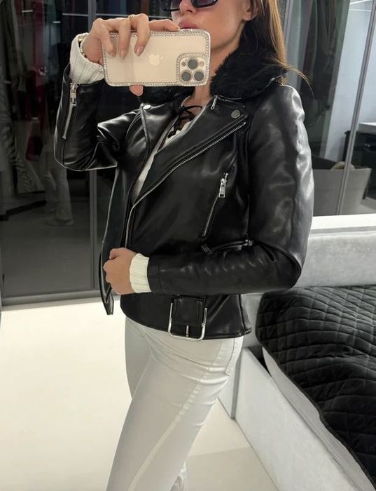 Kurtka Guess ramoneska z szerokim paskiem r. XS/34 czarna z futerkiem