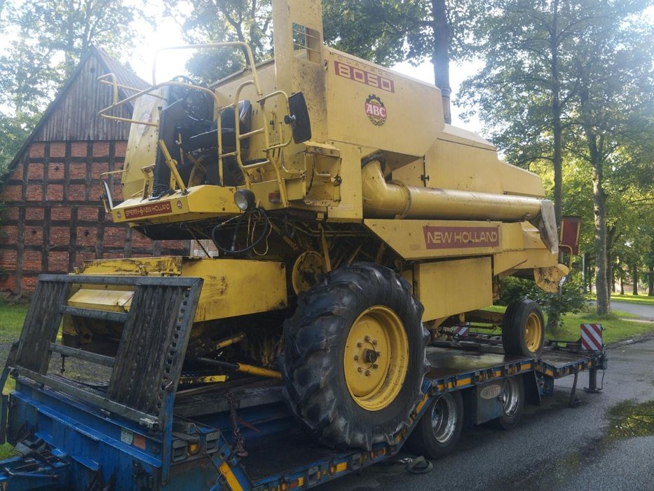 Kombajn New Holland 8030, 8040 , 8050 , 8060  silnik ford 6 cyl części