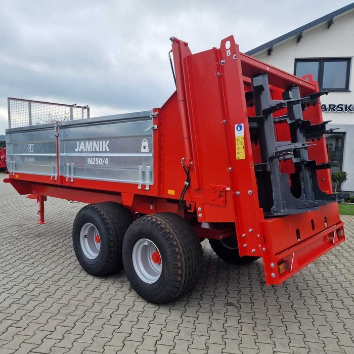 Rozrzutnik Roltrans 8 t, napęd hydrauliczny, 2 wałki pionowe