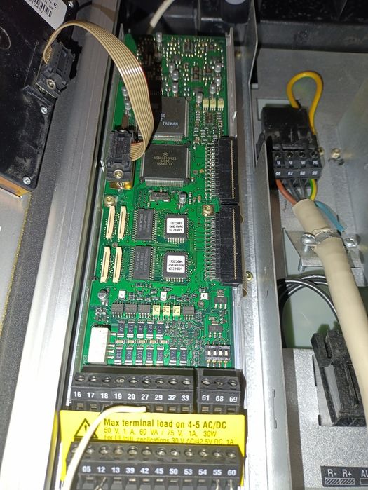 Продам преобразователь частоты Danfoss VLT HVAC 6000 (2.2 кВт, 380В)