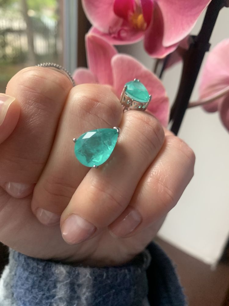 Eleganckie srebrne kolczyki z turmalinem Paraiba