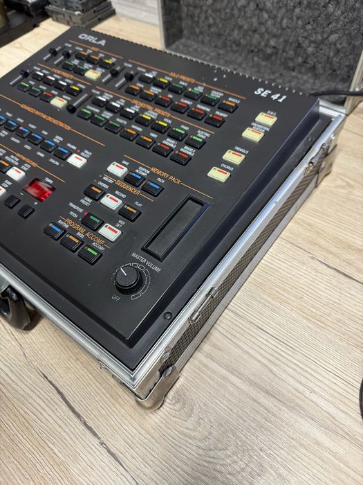 Orla SE 41 електронний синтезатор