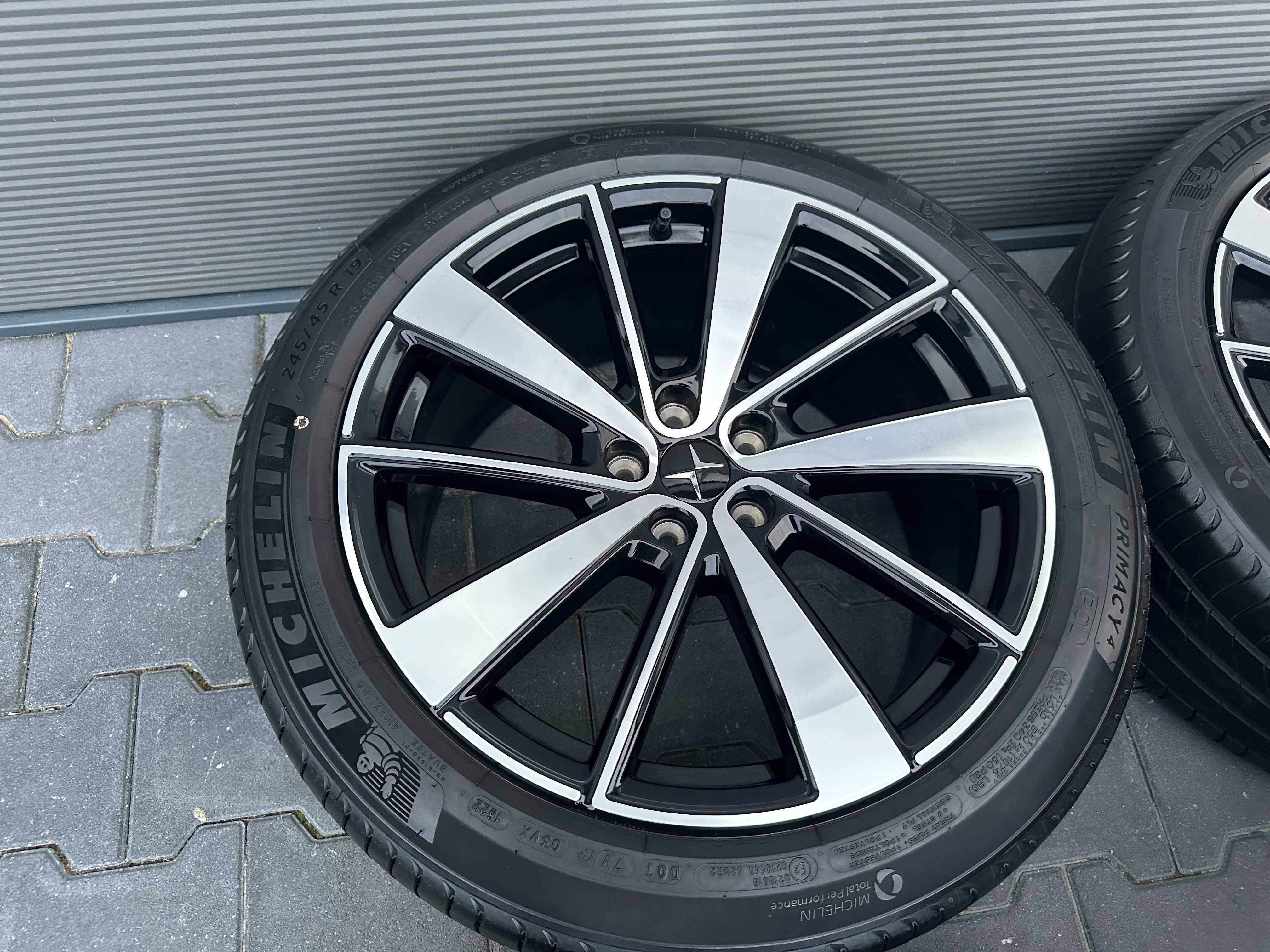 5x108 19 POLESTAR 2 VOLVO FORD 245/45R19 Michelin LATO