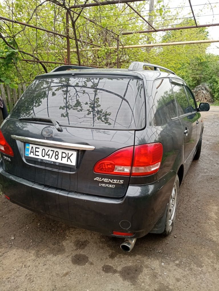 Продам авто Toyota Avensis Versus