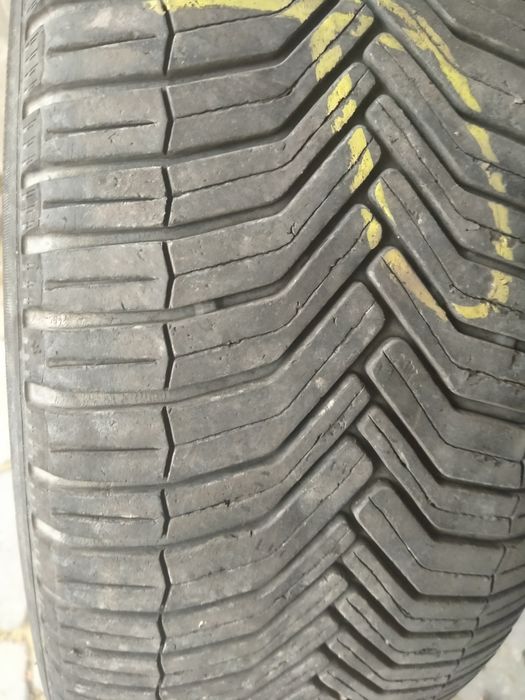 Opony całoroczne 235/55/17