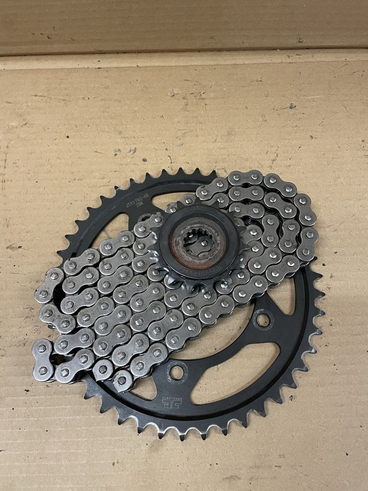 Napęd łańcuch zębatki suzuki gsxr 600 k4-k5 did  vx3