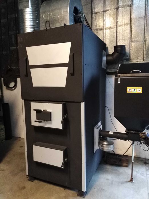 Piec nadmuchowy z podajnikiem 150 kw.