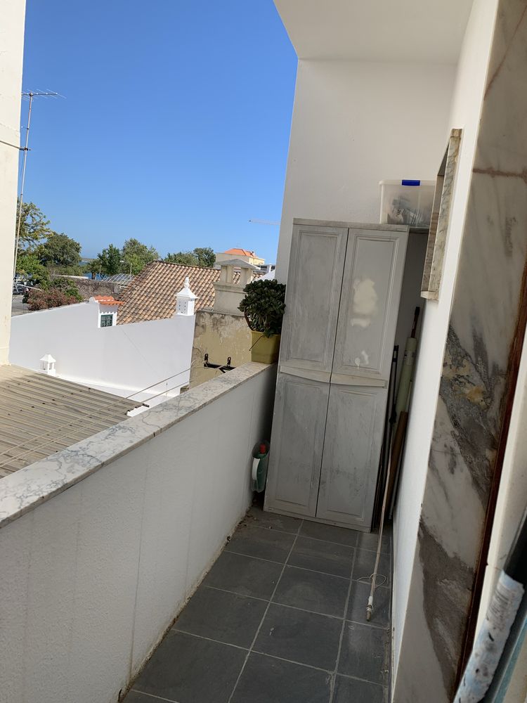 T2 em VRSA vista rio com 2 varandas, num 2 andar sem elevador