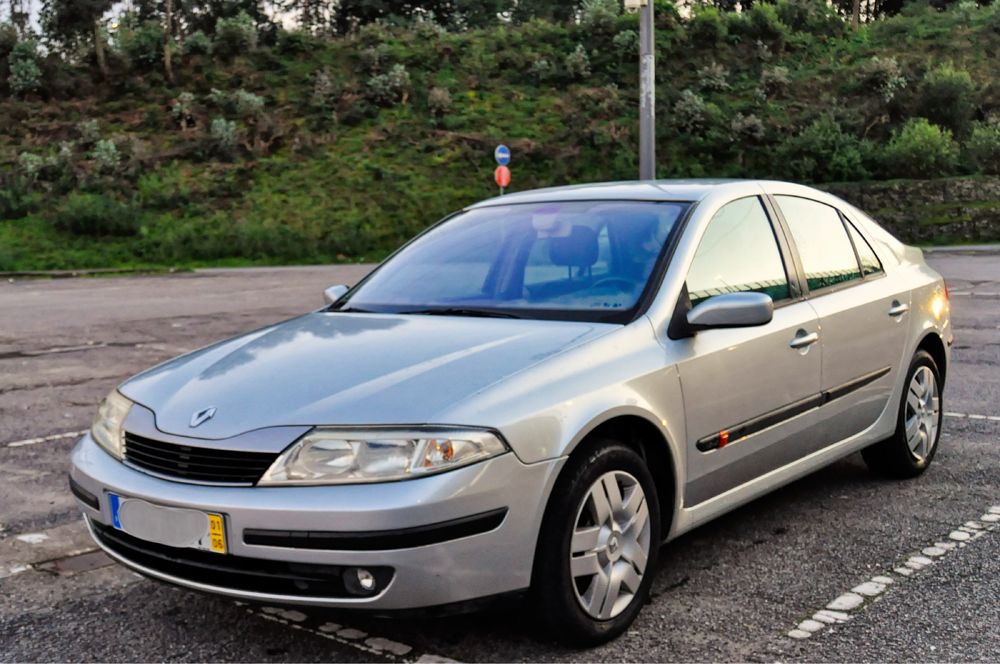 Renault Laguna 1.9 dCi Expréssion - 150 MIL KMS