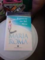 Livros diversos com diferentes temas