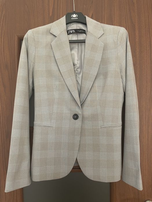 Szary garnitur w błękitną kratę - spodnie i marynarka