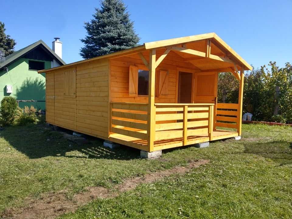 Domek drewniany, letniskowy, na działkę, z tarasem 4x7m