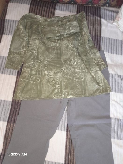 Продам на 52  розмір!