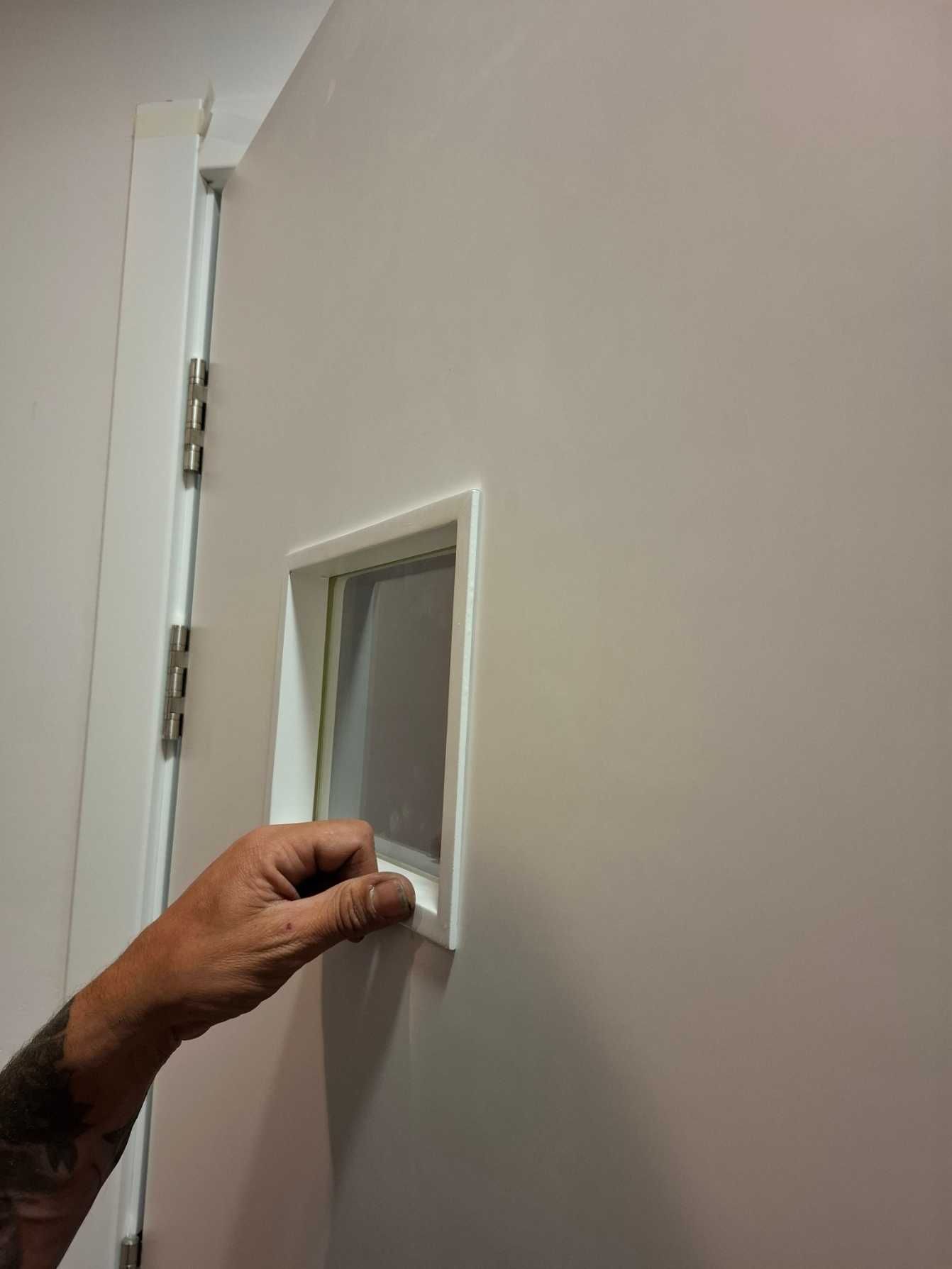 Portas para salas de TAC e RaioX