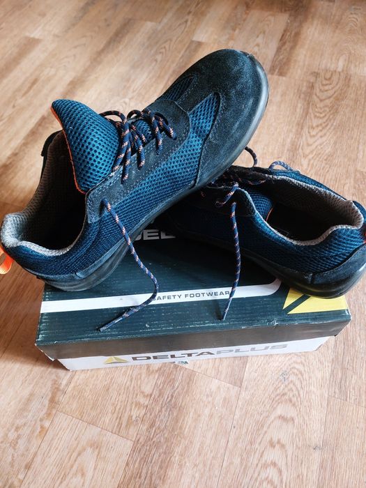 Кросівки робочі з металевими вставками , 42 розмір , 27.8 см.