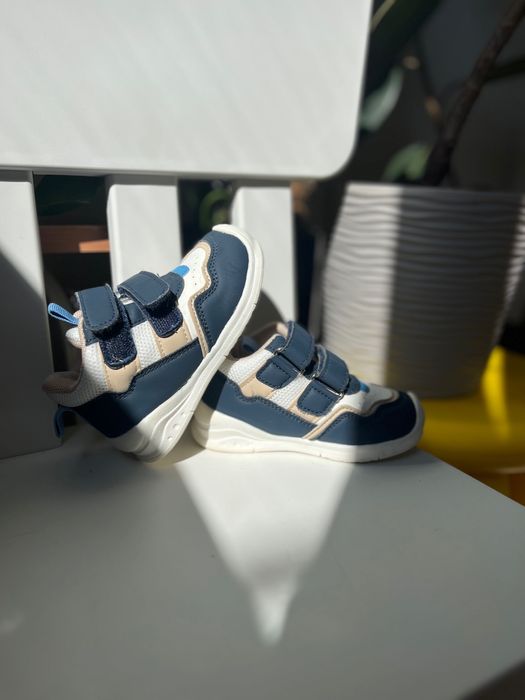 Продам дитячі кросівки Sinsay