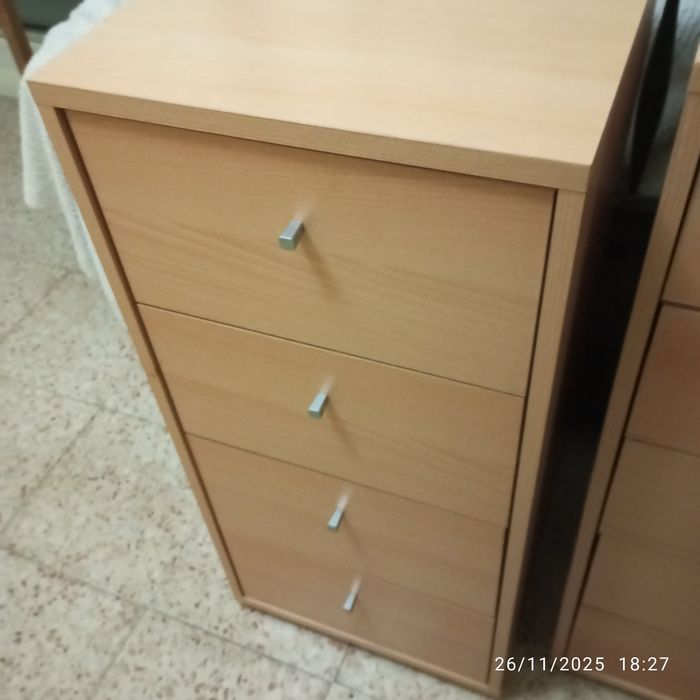 Vendo cómoda e camiseiro