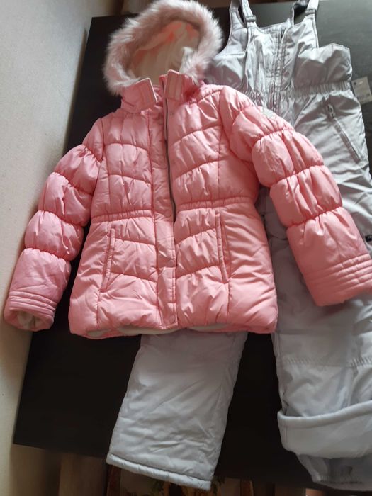 Комплект зимний Ош-Кош: почти новая куртка и новый комбинезон