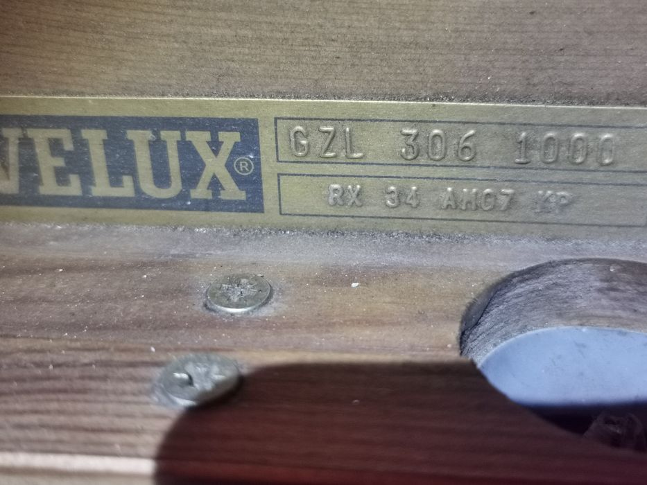 Okna dachowe velux z demontażu 78x114 z opierzeniem