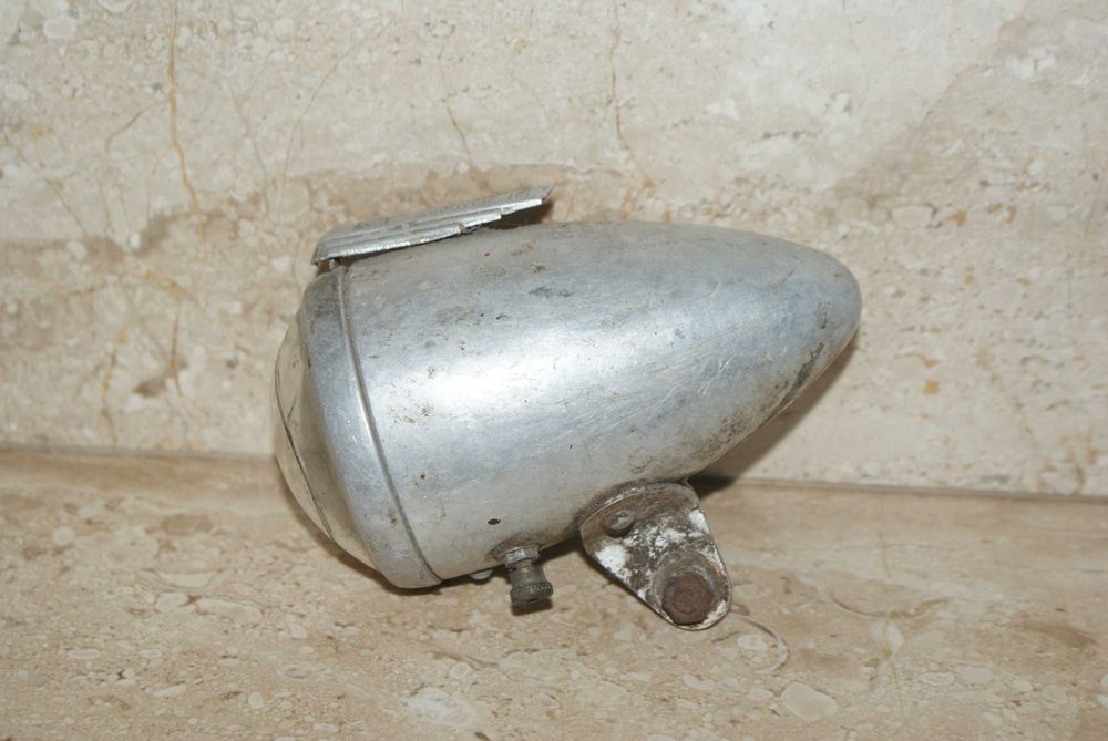 Zabytkowy rower lampka rowerowa