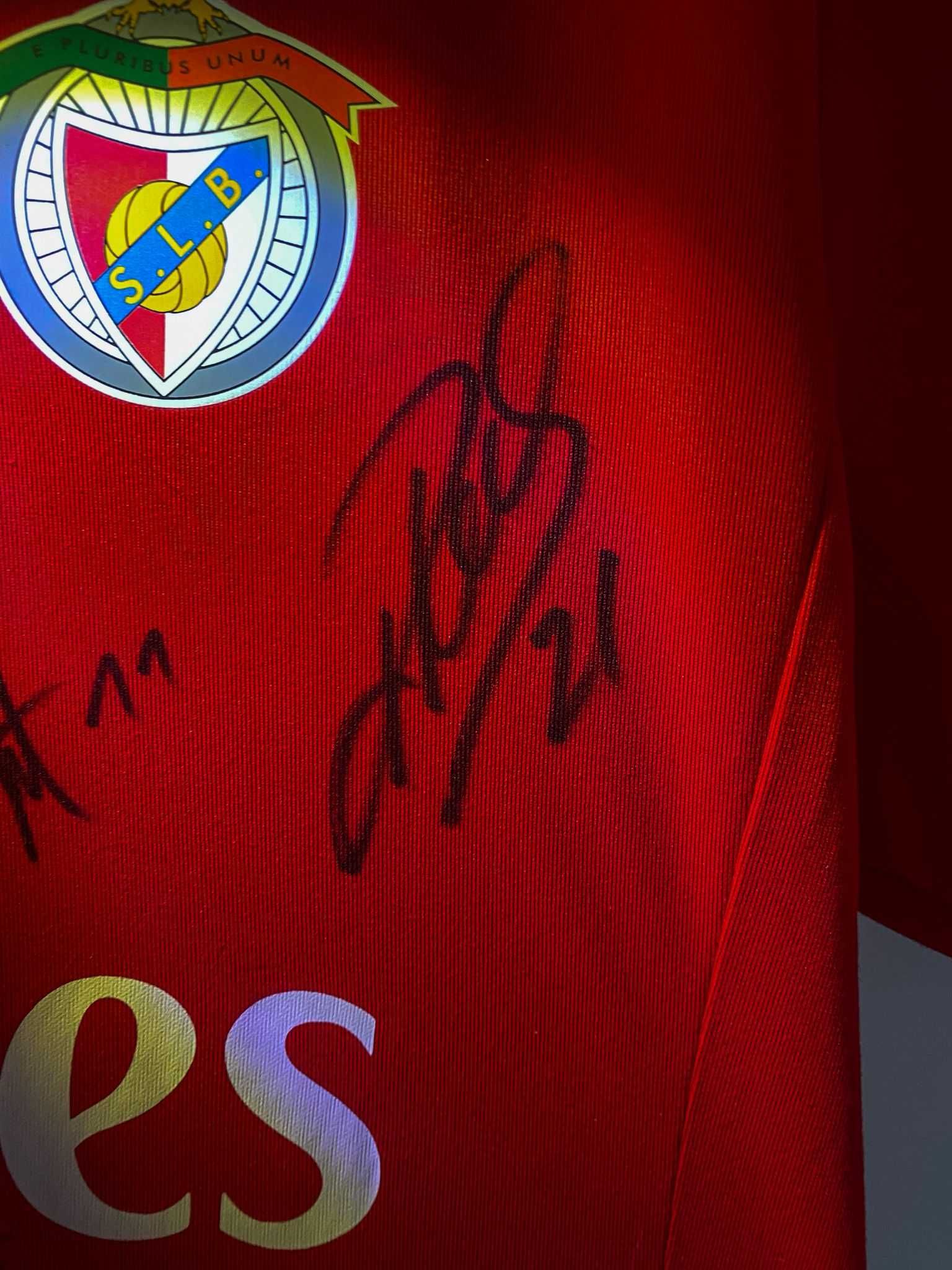Camisola Oficial Benfica 2015/2016 Autografada (Jogador Pipo)