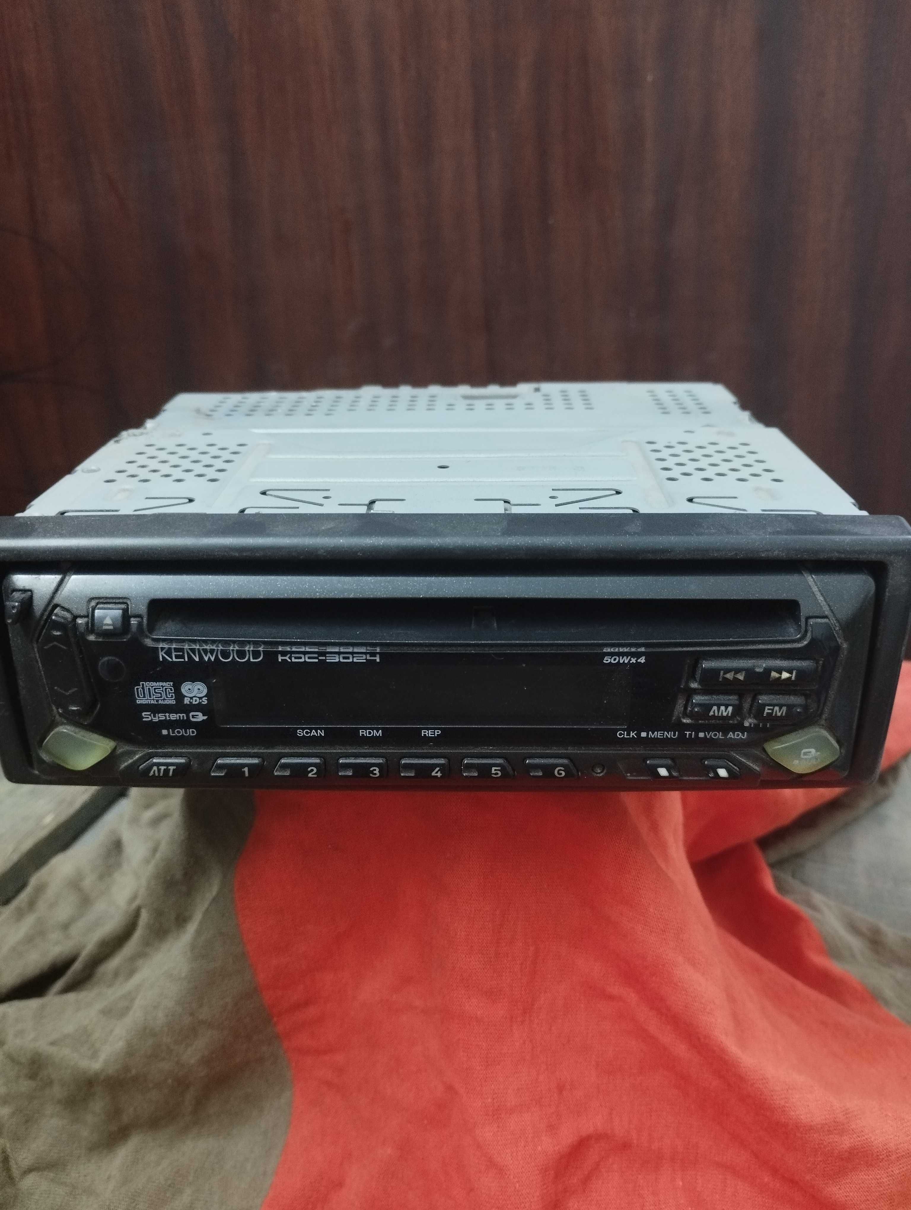 Auto-rádio Kenwood com cd