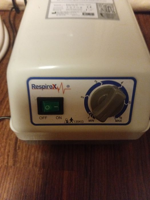 Противопролежневый матрас с компрессором.